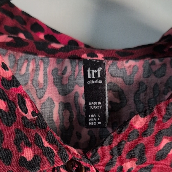 Elegant Women's Blouse in Pink and Black - Picture 3 of 4